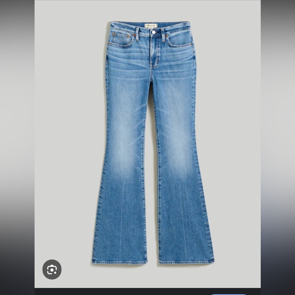 Madewell flare denim jeans. Stunning vintage wash.